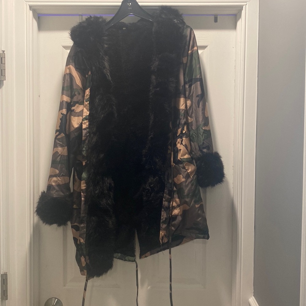 Black puffer fur camo jacket